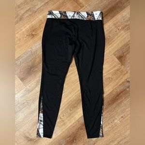 Camouflage mossy oak leggings by Energy Zone, and Mossy Oak size XL **2 fo 20**